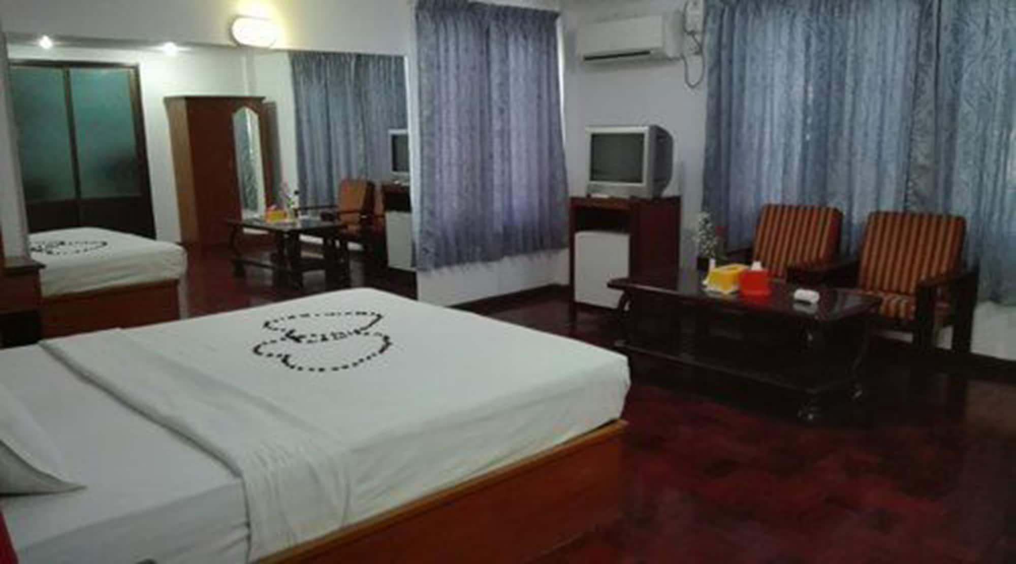 Airport Inn Gyogon Екстериор снимка