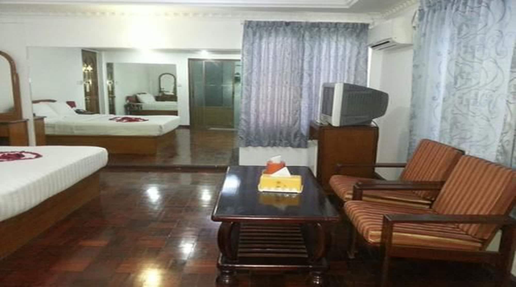 Airport Inn Gyogon Екстериор снимка