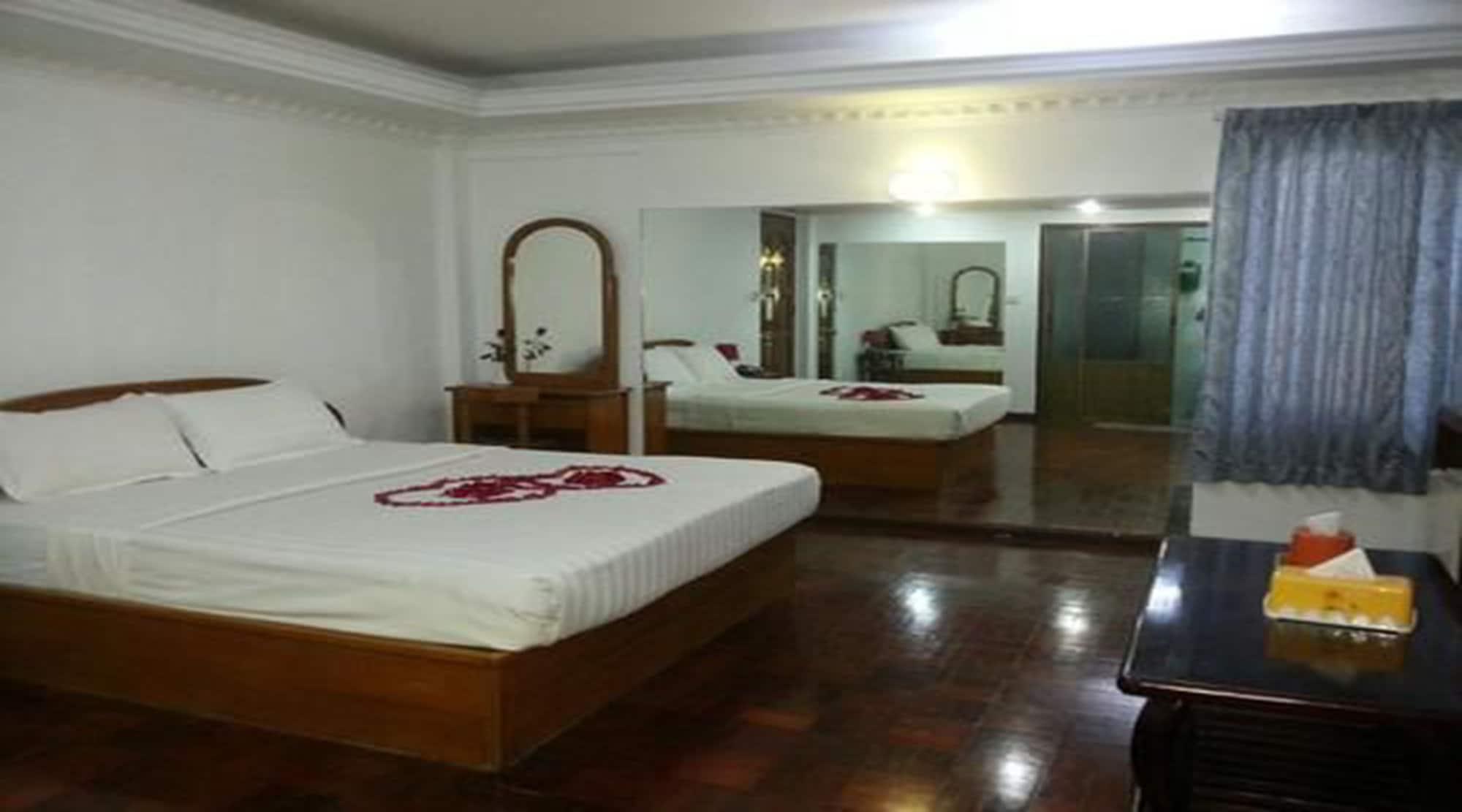 Airport Inn Gyogon Екстериор снимка