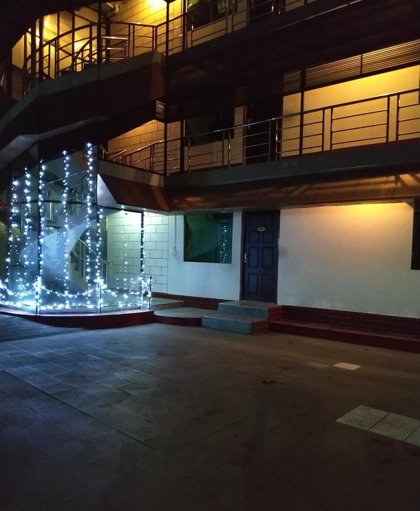Airport Inn Gyogon Екстериор снимка
