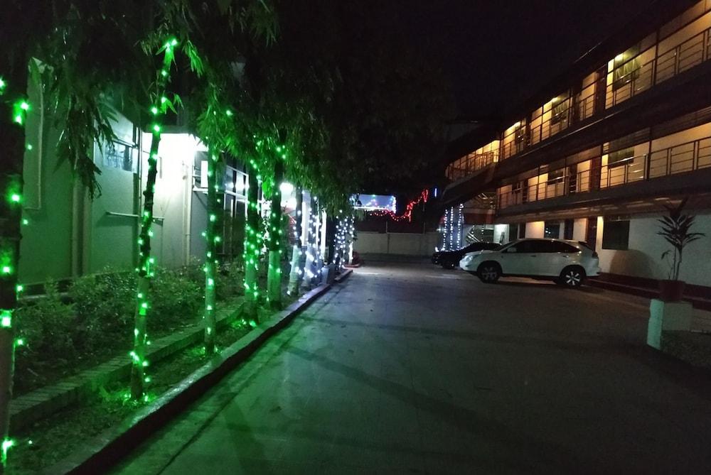 Airport Inn Gyogon Екстериор снимка